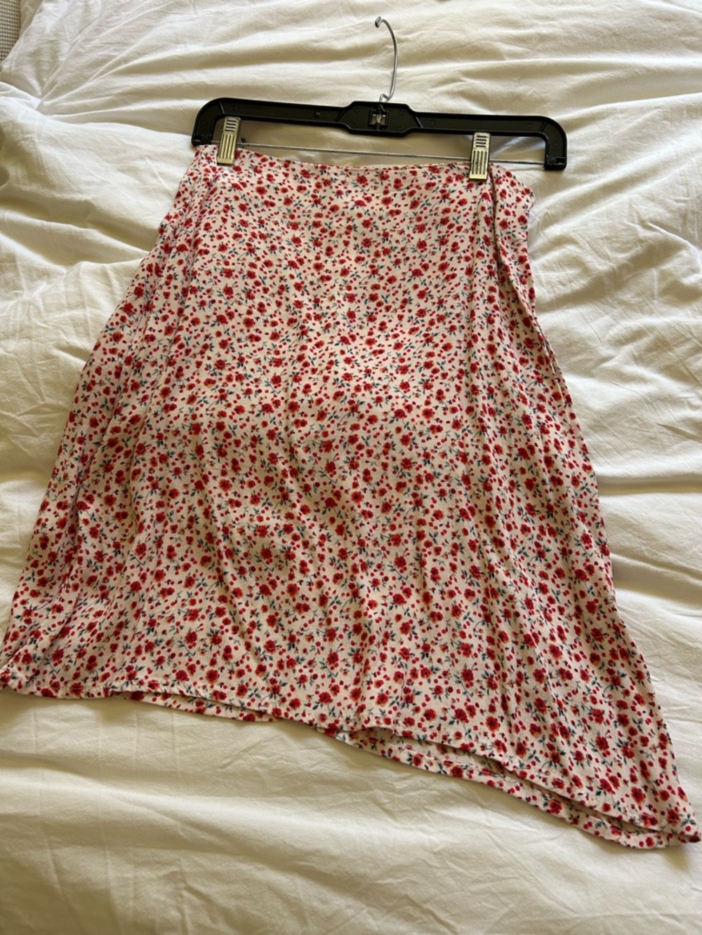 Brandy Melville White Asymmetrical Skirt with Red Floral Print